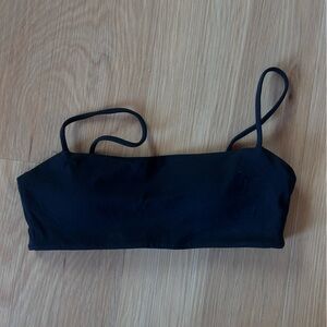 black workout bra